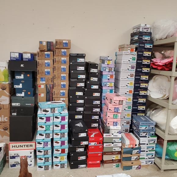 LUXURY ON A DIME LLC - Picture 10 of 16